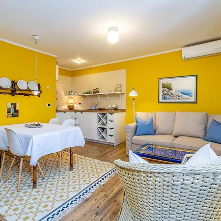 Casa vacanze House Natura With Pool