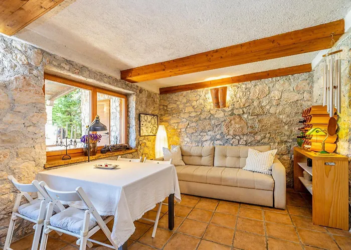 House Natura With Pool Vikendica Gostinjac