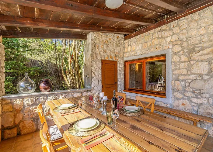 Hébergement de vacances House Natura With Pool
